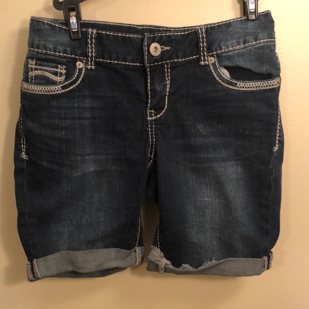 Maurice’s size 1/2 jean shorts